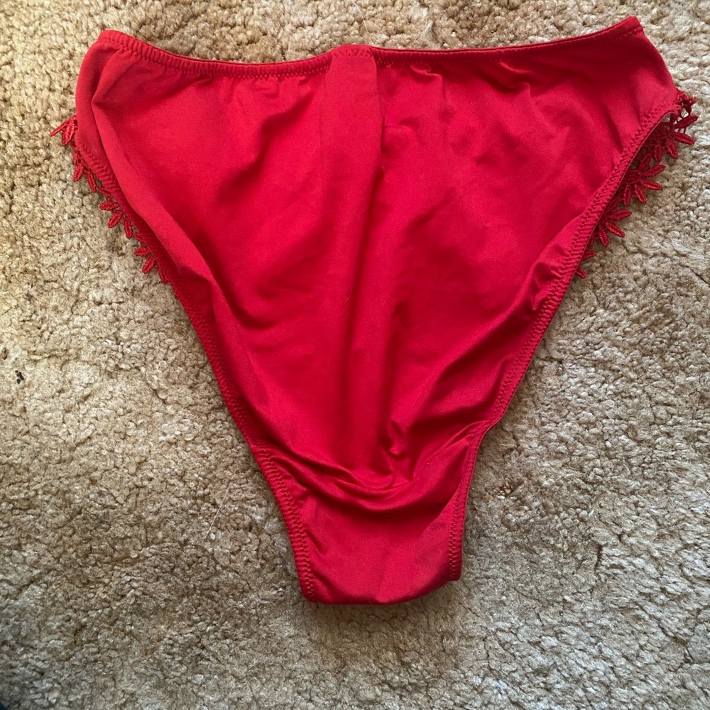 La Femme Red Lingerie Set - Picture 5 of 6